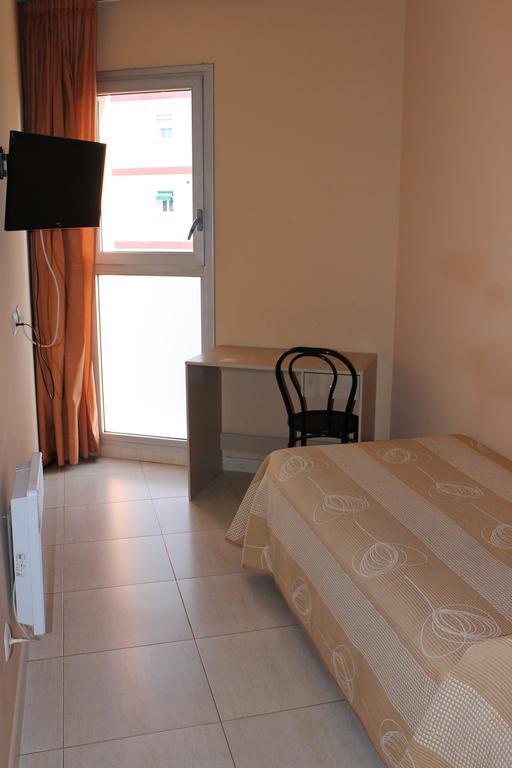Hostal Cal Siles El Prat de Llobregat Eksteriør bilde