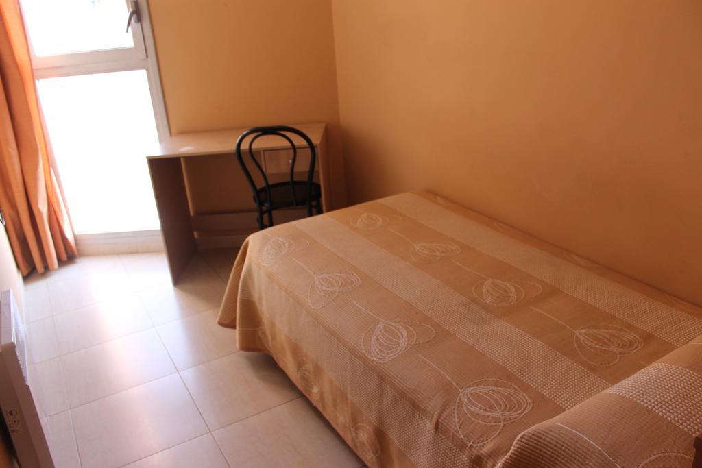 Hostal Cal Siles El Prat de Llobregat Eksteriør bilde