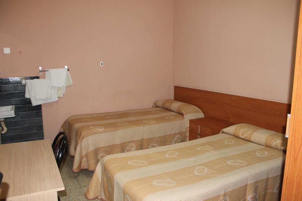 Hostal Cal Siles El Prat de Llobregat Eksteriør bilde