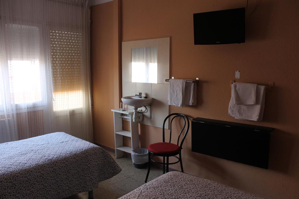 Hostal Cal Siles El Prat de Llobregat Eksteriør bilde