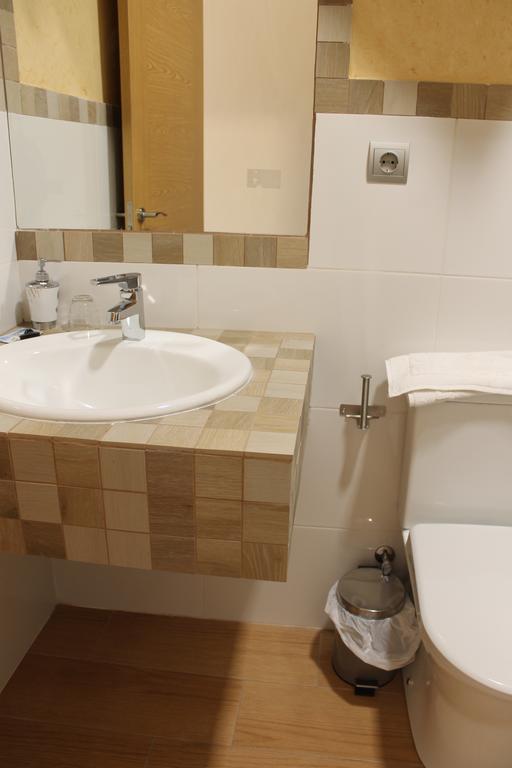 Hostal Cal Siles El Prat de Llobregat Eksteriør bilde
