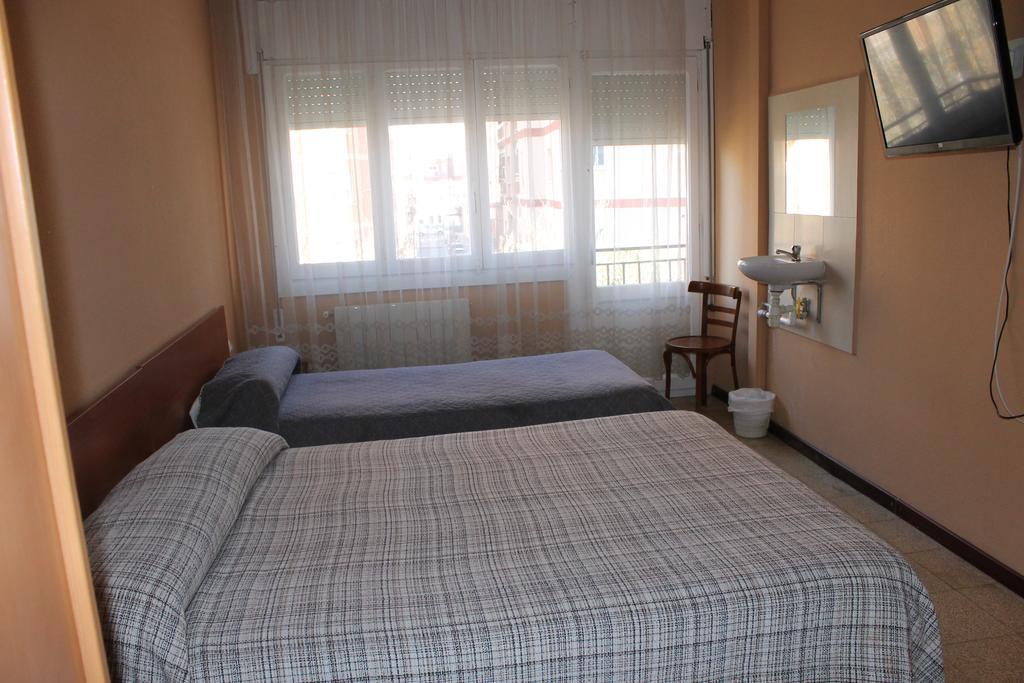 Hostal Cal Siles El Prat de Llobregat Eksteriør bilde