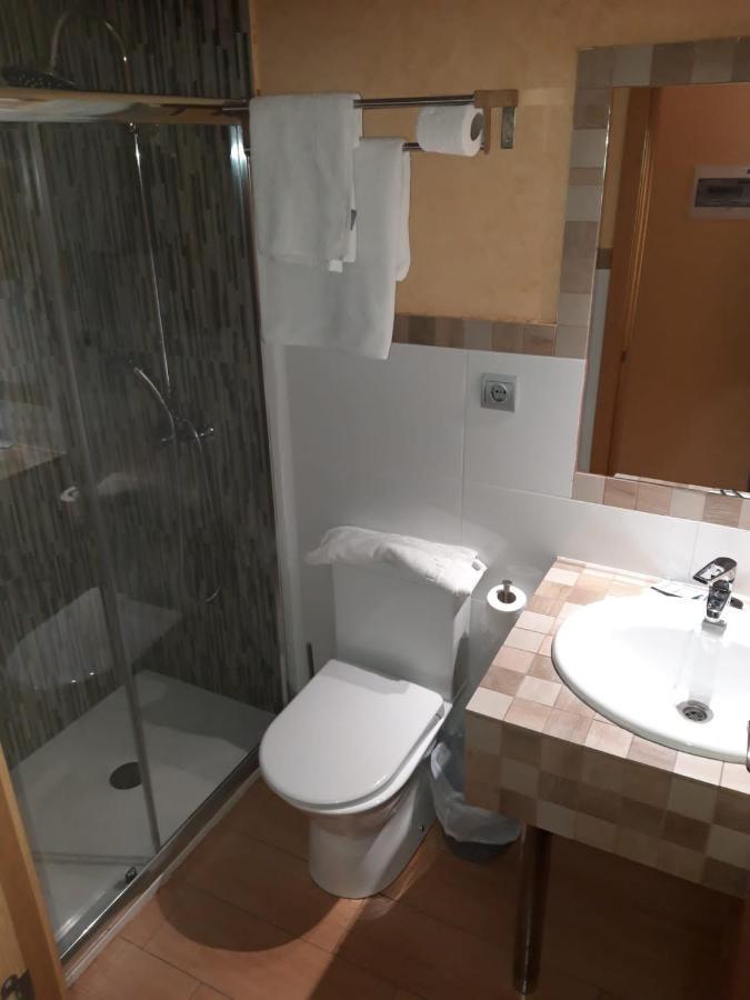 Hostal Cal Siles El Prat de Llobregat Eksteriør bilde