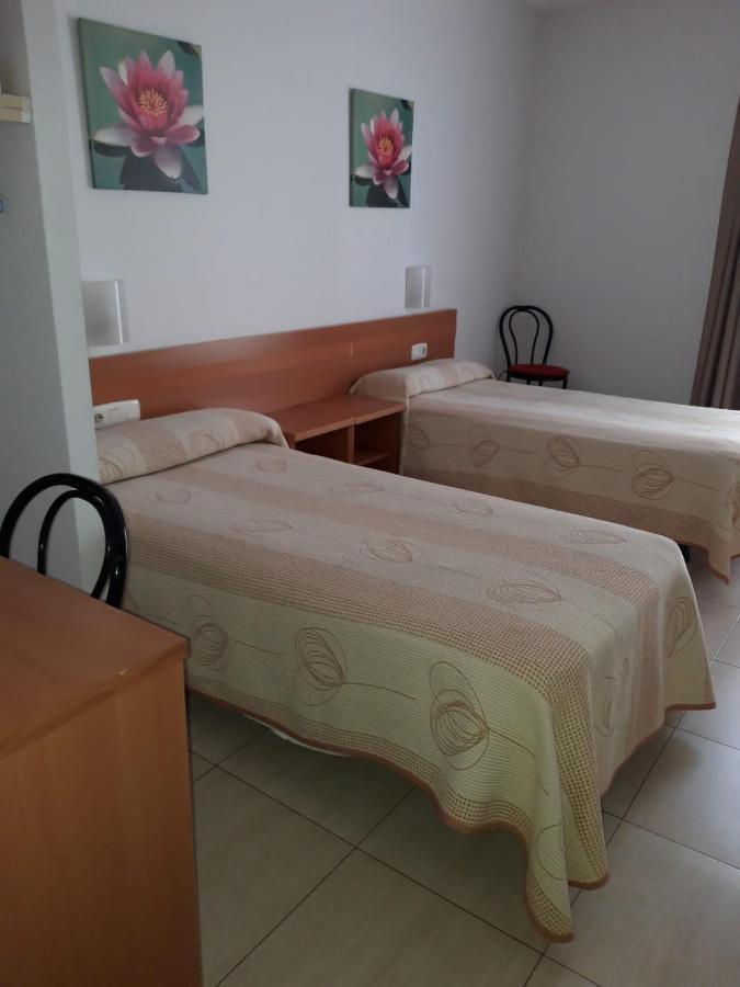 Hostal Cal Siles El Prat de Llobregat Eksteriør bilde