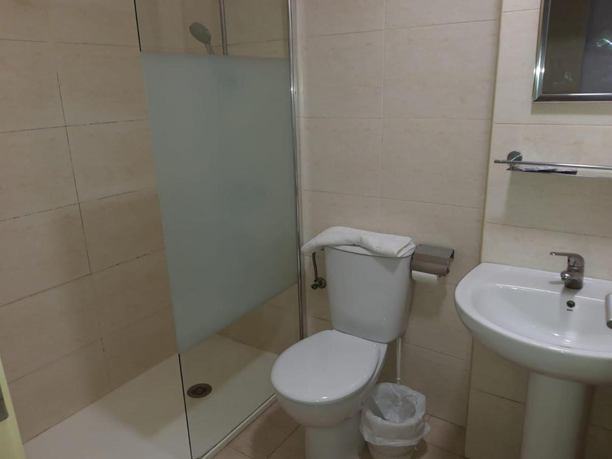 Hostal Cal Siles El Prat de Llobregat Eksteriør bilde