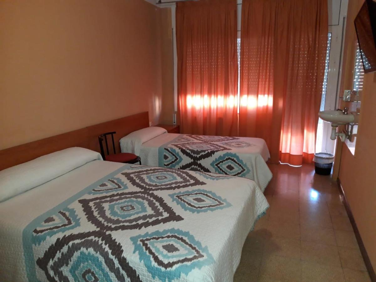 Hostal Cal Siles El Prat de Llobregat Eksteriør bilde